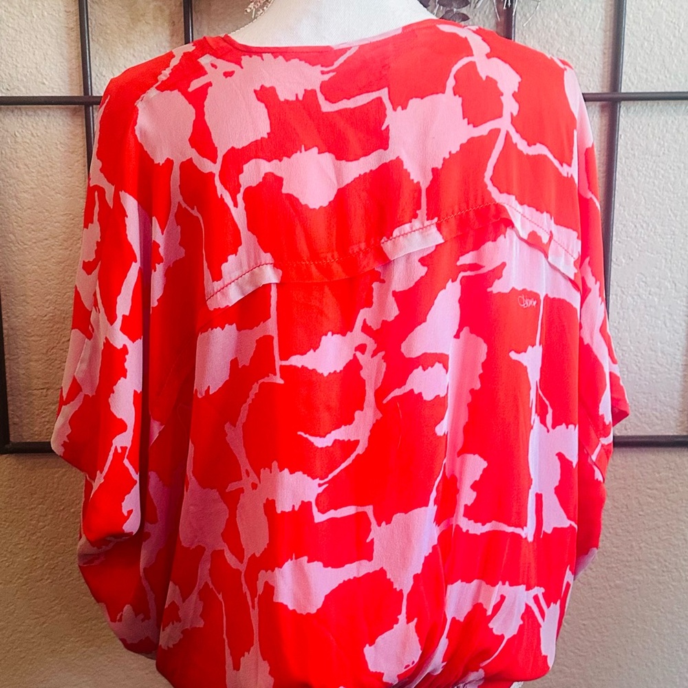 Diane Von Furstenberg Red and White Flutter Sleeve Blouse - Picture 6 of 9